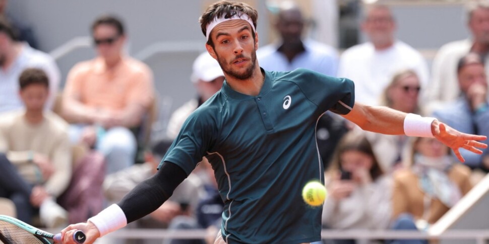 https://assets.gds.it/2025/05/Lorenzo-Musetti-970x485-1748195457.jpg