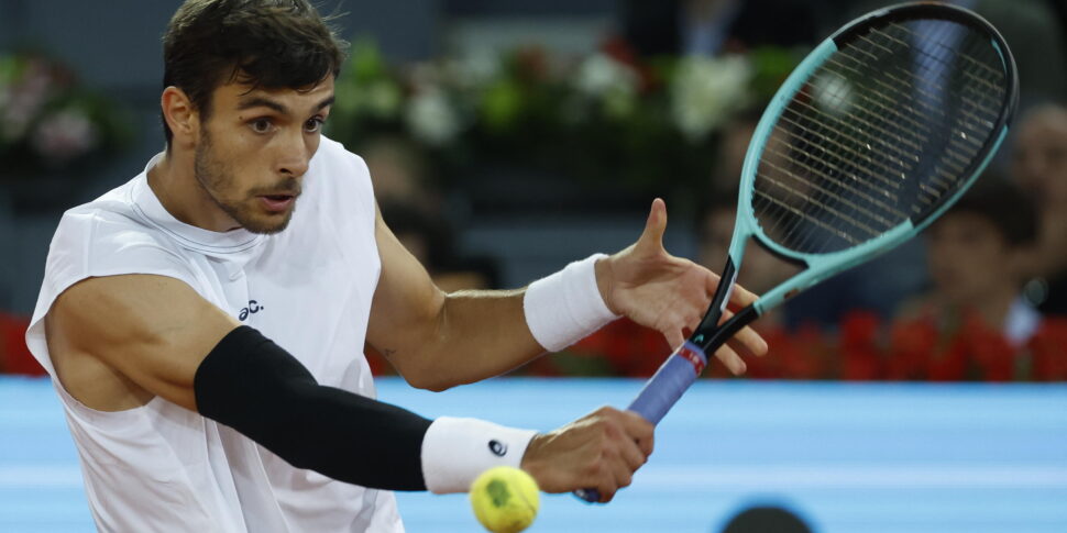 https://assets.gds.it/2025/05/Madrid-Open-tennis-tournament-Day-11x9_84836690-970x485.jpg