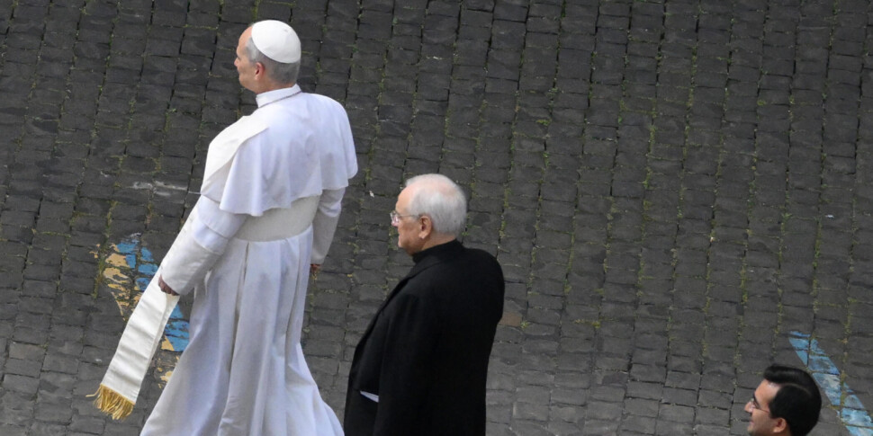 https://assets.gds.it/2025/05/Primo-Regina-Coeli-di-Papa-Leone-XIV_85033603-scaled-970x485-1746957241.jpg