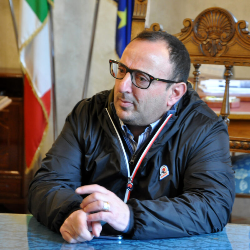 Il sindaco Rosario Rizzolo