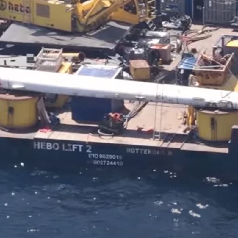 Bayesian la chiatta hebo lift 2 arriva a Porticello sul punto de naufragio. Palermo 03 maggio 2025 ANSA/IGOR PETYX