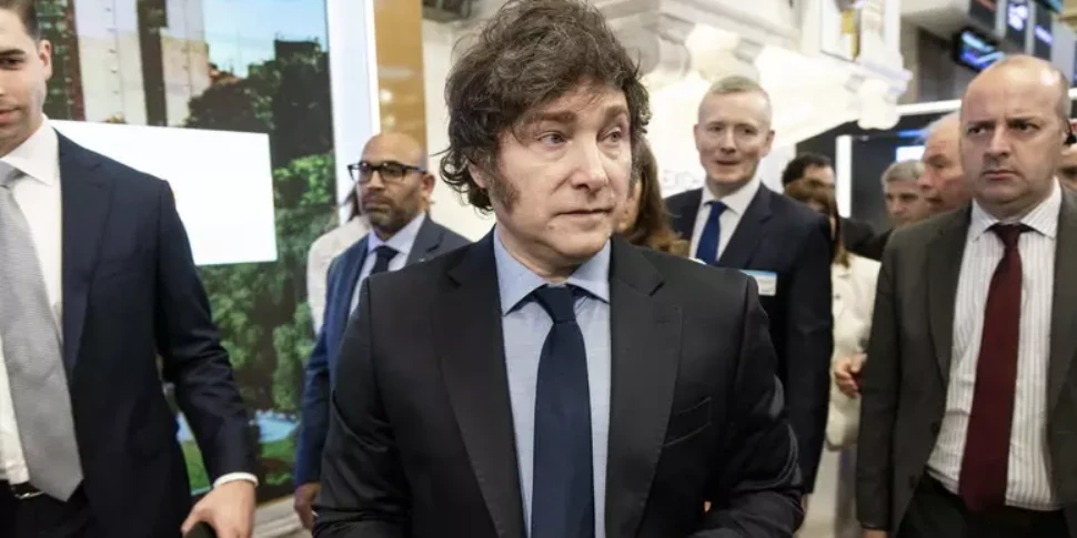 https://assets.gds.it/2025/05/milei-presidente-argentina-970x485-1747419613.webp