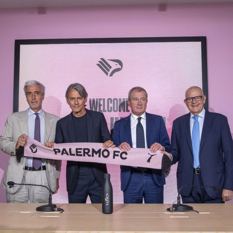 Torretta (Palermo) 26/06/2025, Filippo Inzaghi con il Presidente Dario Mirri, il DS Carlo Osti e il CEO Giovanni Gardini durante la sua presentazione alla Palermo City Football Academy (CFA), il centro sportivo di Torretta.(Foto Tullio Puglia)