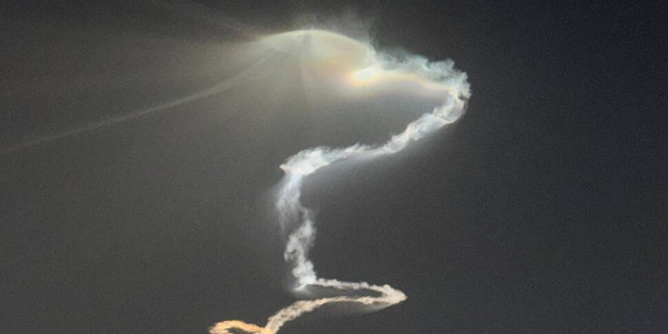 https://assets.gds.it/2025/06/Iran-fires-missile-at-Israel_85860666-970x485.jpg
