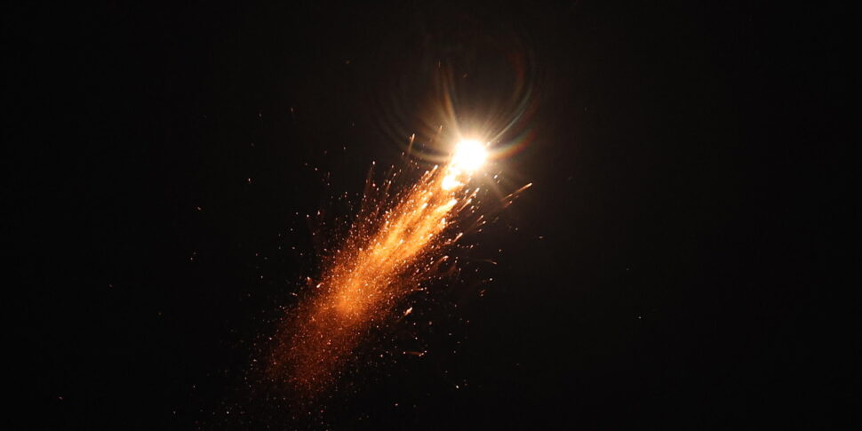https://assets.gds.it/2025/06/Iron-Dome-intercepts-missiles-fired-from-Iran-over-Tel-Aviv_85864608-970x485.jpg