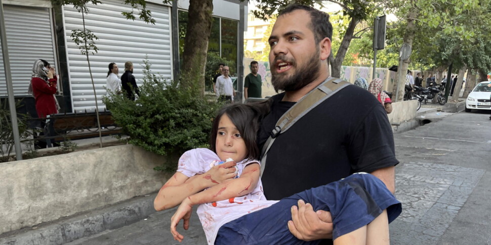 https://assets.gds.it/2025/06/Israele-Iran-1-scaled-970x485-1750017344.jpg