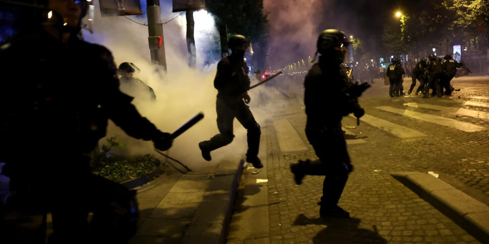 https://assets.gds.it/2025/06/PSG-fans-celebrate-UEFA-Champions-League-win-Paris_85535125-970x485.jpg