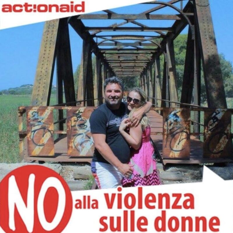 Francesco Campagna, che avrebbe ucciso la moglie Mary Bonanno con un colpo di chiave inglese in testa nella casa dove abitavano, nel novembre 2016 aveva postato su Facebook una fotografia, che lo ritrae abbracciato alla donna sulla vecchia ferrovia trapanese, con scritto "No alla violenza sulle donne". Il post ha il logo di ActionAid. La coppia ha tre figlie. FACEBOOK +++ ATTENZIONE LA FOTO NON PUO' ESSERE RIPRODOTTA SENZA L'AUTORIZZAZIONE DELLA FONTE CUI SI RINVIA +++ NPK++