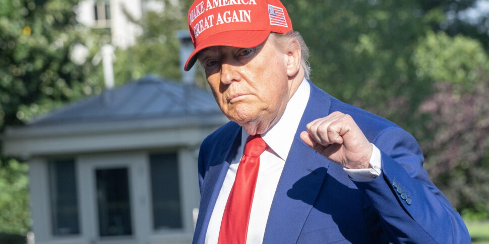 https://assets.gds.it/2025/06/US-President-Trump-returns-to-the-White-House-from-Bedminster-NJ_85917407-970x485.jpg