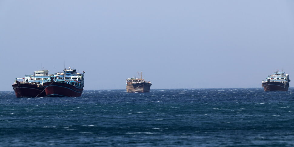 https://assets.gds.it/2025/06/Vessels-transit-in-the-Strait-of-Hormuz-amid-Israel-Iran-tensions_85956542-970x485.jpg