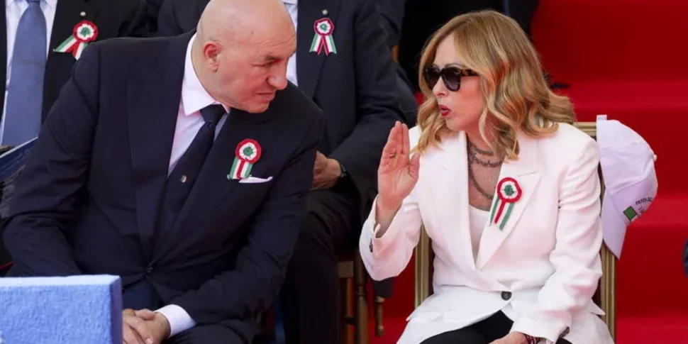 https://assets.gds.it/2025/06/meloni-crosetto-difesa-970x485.webp