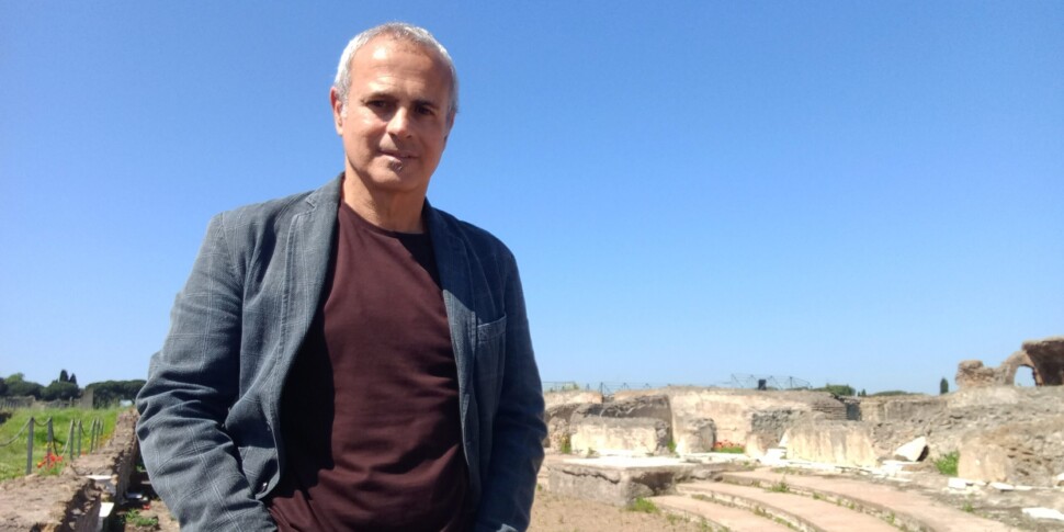 https://assets.gds.it/2025/07/Alberto-Samona-_-Villa-dei-Quintili_via-Appia-Antica-scaled-970x485-1752308288.jpg