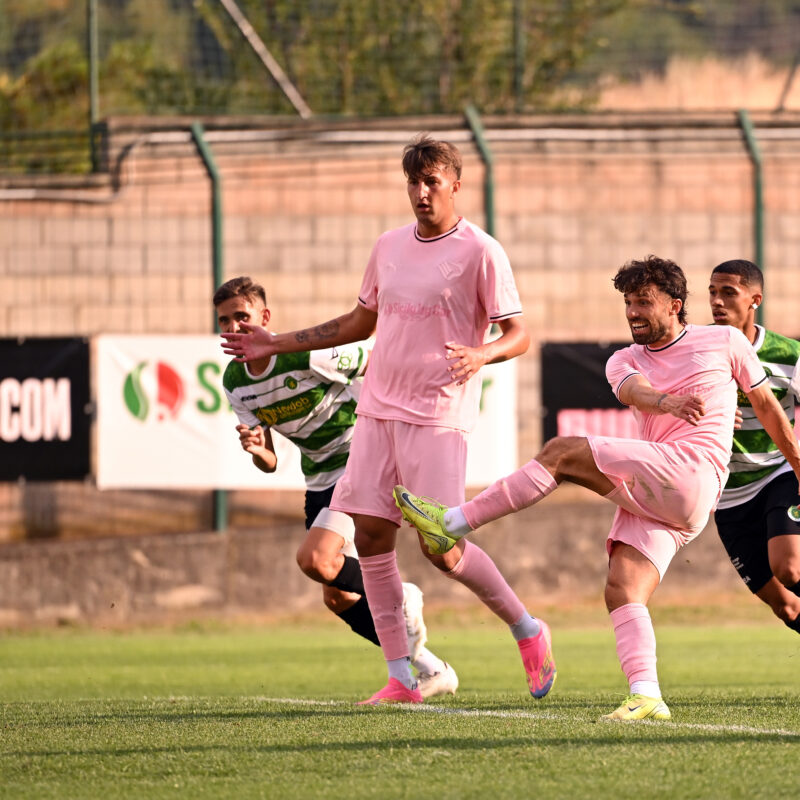 Chatillon (Aosta) 20/07/2025, durante la partita amichevole Palermo vs FC Paradiso durante il pre-season Training Camp.(Foto Tullio Puglia)