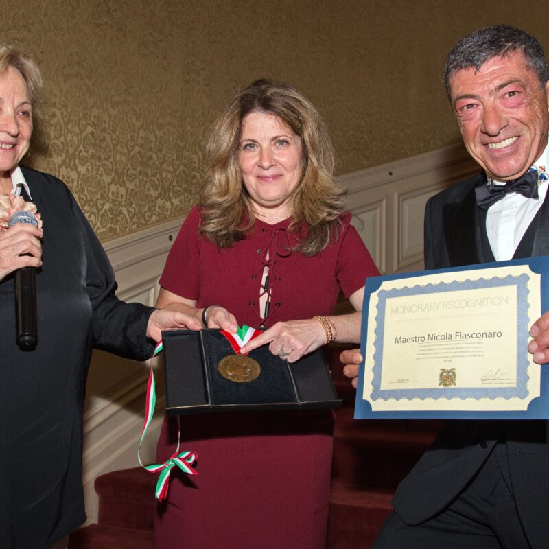 La premiazione di Nicola Fiasconaro alla Columbus Citizen Foundation