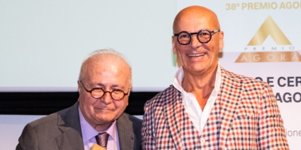 https://assets.gds.it/2025/07/Foto-Agora-1-970x485-1753183627.jpg