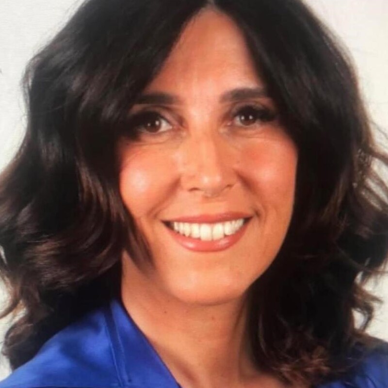 Valeria Gambino, assessore alle Attività produttive del Comune di Carini (a destra la sede)