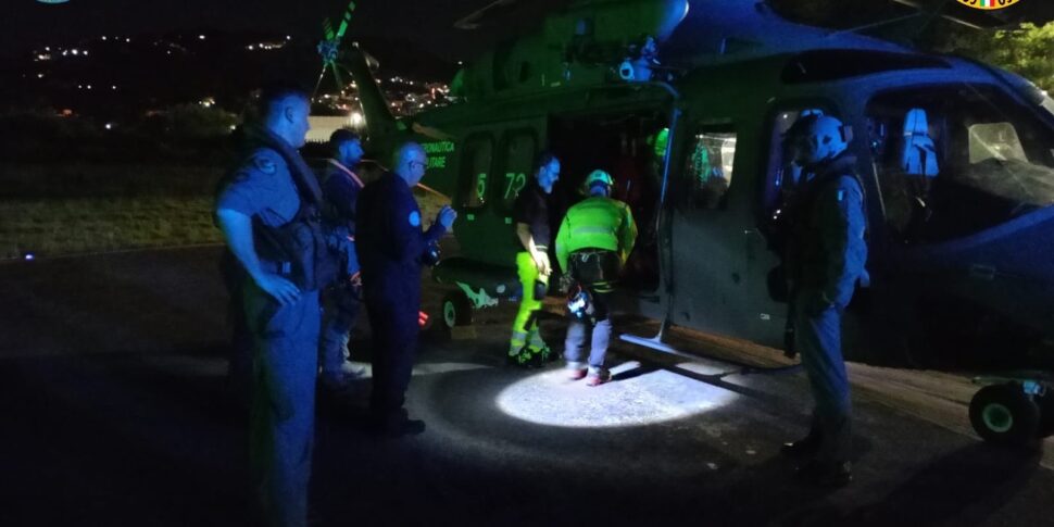 https://assets.gds.it/2025/07/Madonie-doppio-intervento-per-il-Soccorso-Alpino-escursionista-ferita-recuperata-di-notte-con-lelicottero-dellAeronautica-6-970x485.jpg
