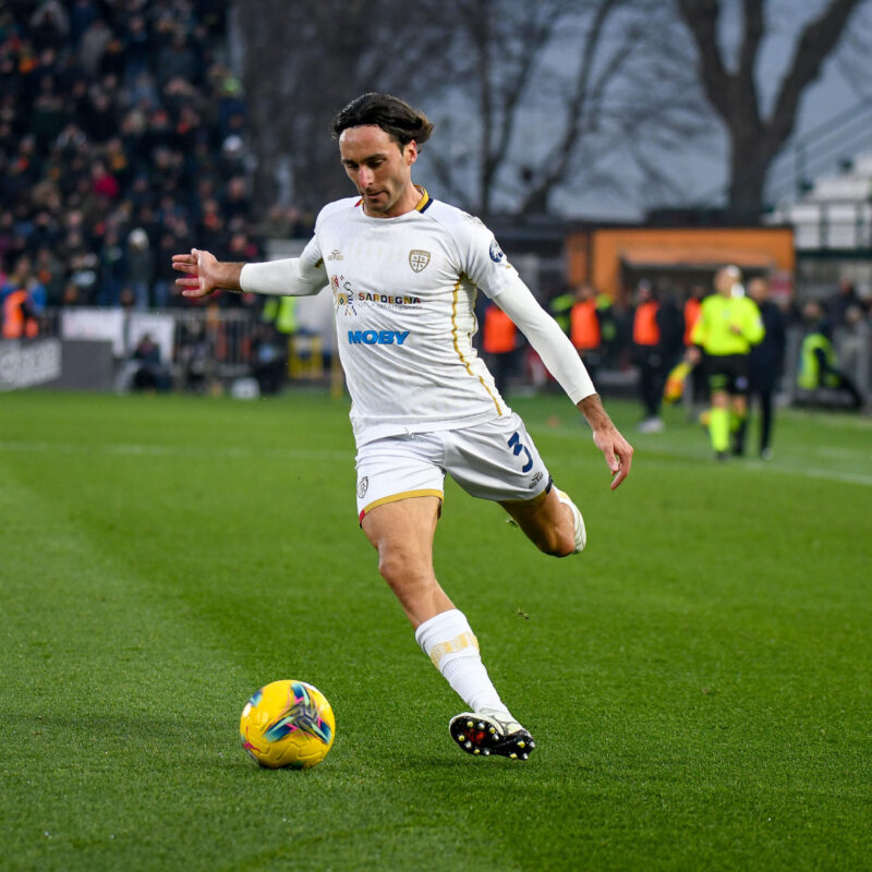 Cagliari's Tommaso Augello in action during the italian soccer Serie A match between Venezia FC vs Cagliari Calcio at the Pier Luigi Penzo stadium in Venice, Italy, 22 December 2024. ANSA/Ettore Griffoni