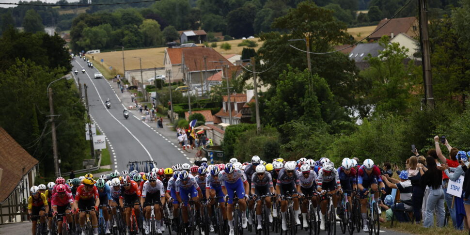 https://assets.gds.it/2025/07/Tour-de-France-2025-Stage-2_86187045-970x485.jpg