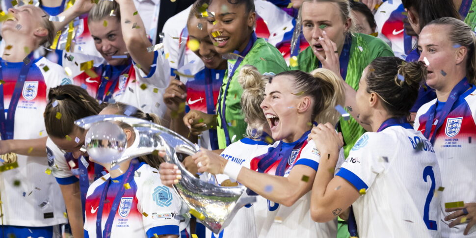 https://assets.gds.it/2025/07/UEFA-Womens-Euro-2025-final-England-vs-Spain_86570095-970x485.jpg