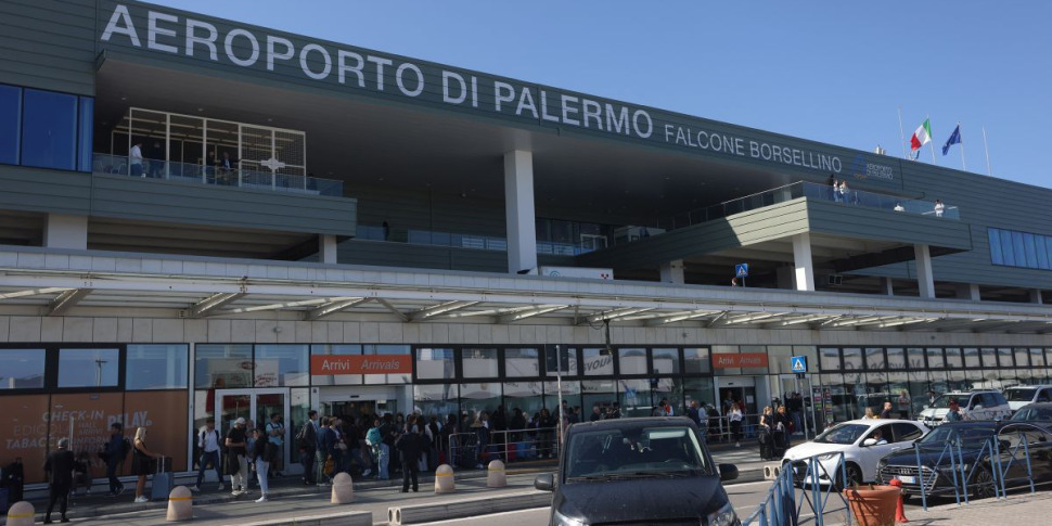 https://assets.gds.it/2025/07/aeroporto-palermo-34668-passeggeri-in-un-giorno-record-da-inizio-anno-2051692-970x485.jpg