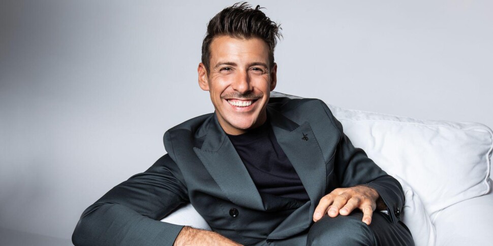 https://assets.gds.it/2025/07/francesco-gabbani_86537096-970x485-1753509144.jpg