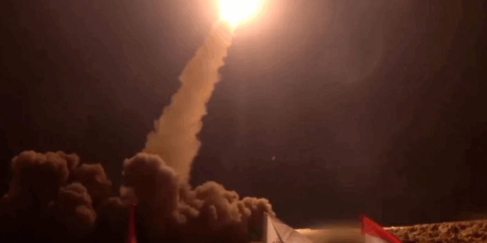 https://assets.gds.it/2025/07/missile-tel-aviv-aeroporto-houthi-970x485.png