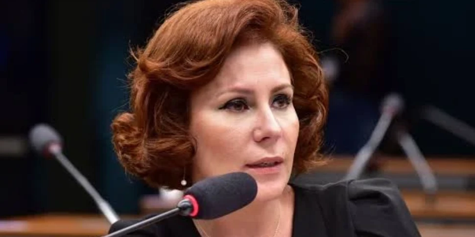 https://assets.gds.it/2025/07/zambelli-brasile-deputata-970x485-1753822106.webp