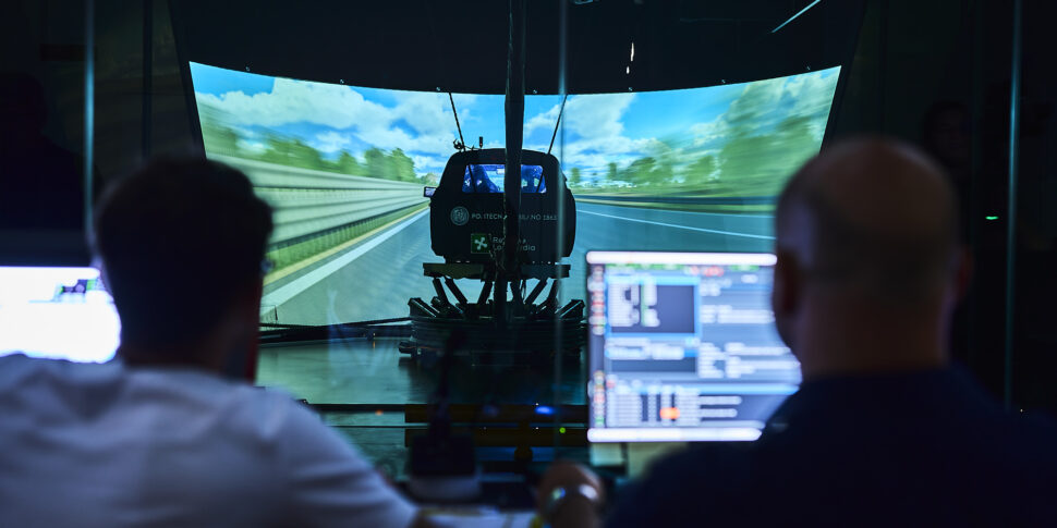 https://assets.gds.it/2025/08/4-Foto_Simulatore-970x485.jpg