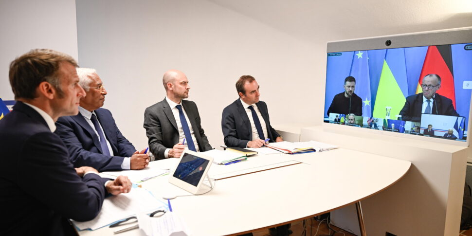 epa12298029 (L-R) French President Emmanuel Macron, Antonio Costa, President of the European Council, French Minister for Europe and Foreign Affairs Jean-Noel Barrot, and France's Minister of Armed Forces Sebastien Lecornu attend a video conference with Ukraine's President Volodymyr Zelensky and German Chancellor Friedrich Merz to discuss the ongoing war in Ukraine, at Fort de Bregancon in Bormes-les-Mimosas, France, 13 August 2025. EPA/PHILIPPE MAGONI / POOL