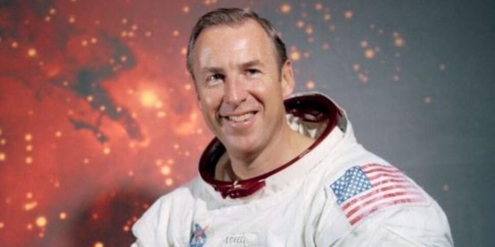 https://assets.gds.it/2025/08/Jim-Lovell-970x485-1754683788.jpeg