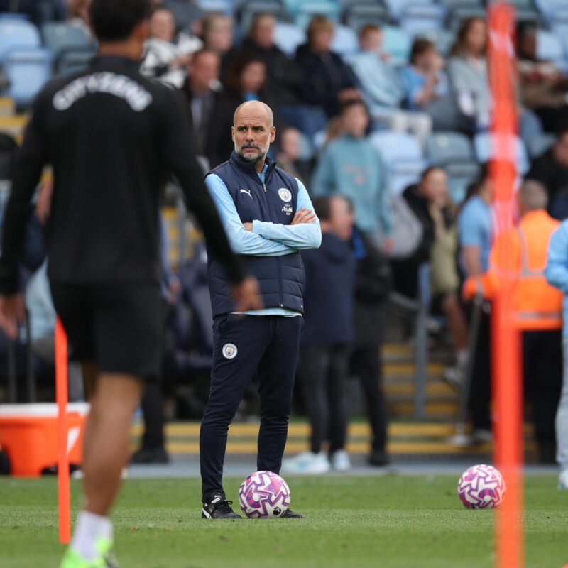 epa12284696 Manchester City manager Pep Guardiola looks on during an open training session during a season launch event in Manchester, Britain, 05 August 2025. EPA/ADAM VAUGHAN