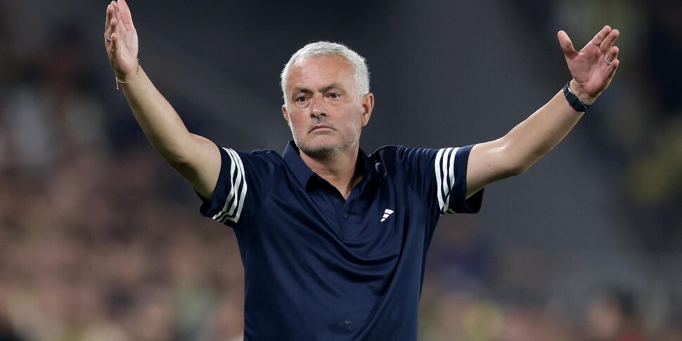 https://assets.gds.it/2025/08/Mourinho-970x485.jpg