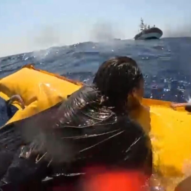 L'hotspot di Lampedusa dove stanno arrivando le salme del naufragio avvenuto oggi quando un barchino carico di migranti si è ribaltato nelle acque al largo dell'isola, 13 agosto 2025. ANSA ++ NPK ++