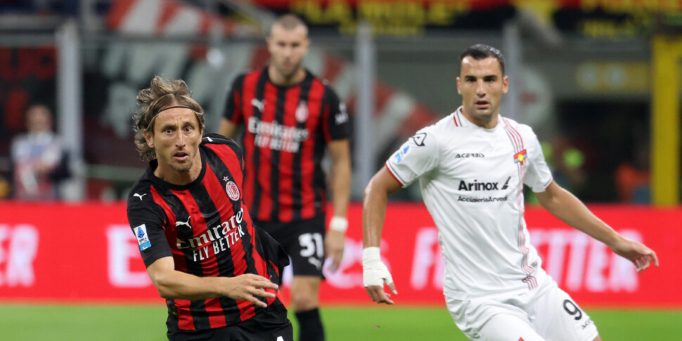 https://assets.gds.it/2025/08/Soccer-serie-A-Milan-vs-Cremonese_86995540-scaled-970x485-1755977264.jpg