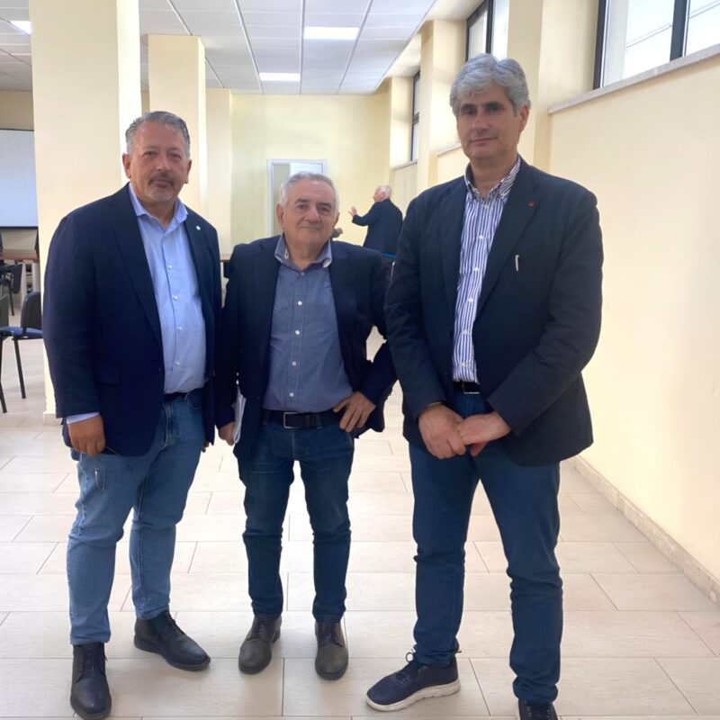 Da sinistra Adolfo Scotti, Nino Marino e Tonino Russo, rispettivamente segretari generali di Fai, Uila e Flai Sicilia