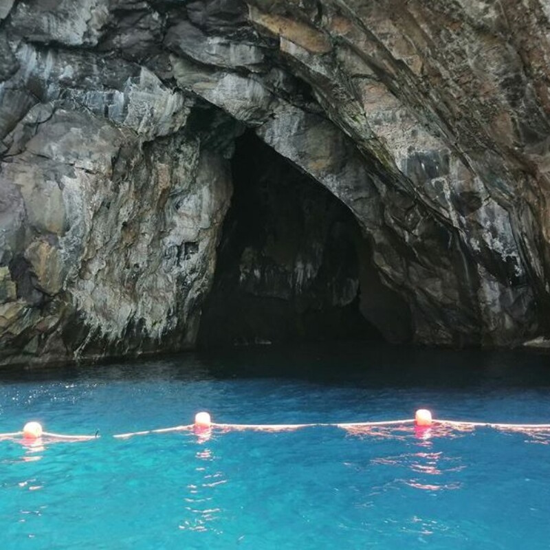 Eolie, grotte vietate ai natanti: arriva l'ordinanza