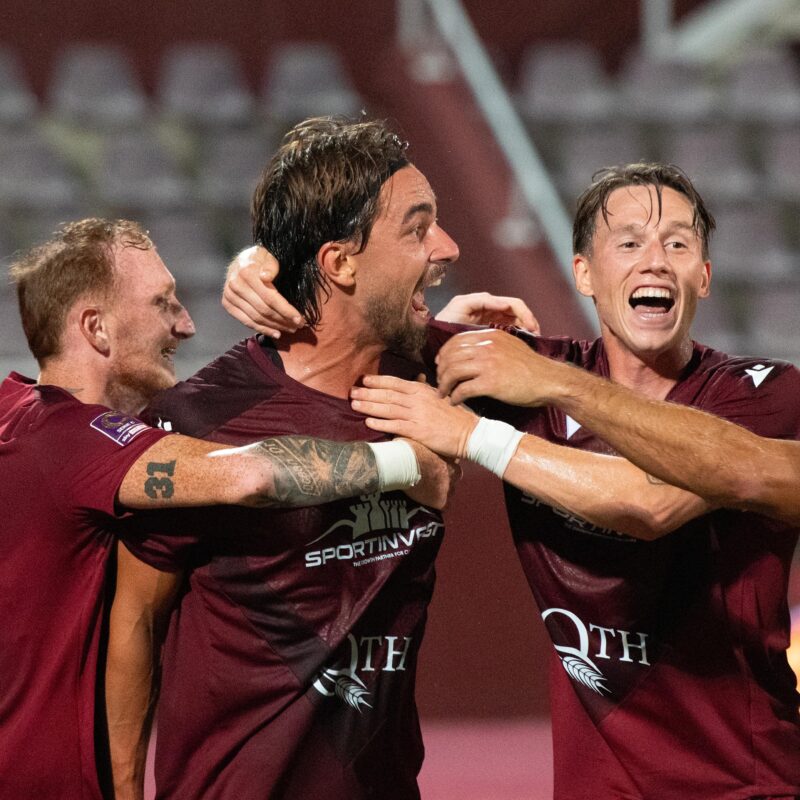 Celeghin esulta dopo la terza rete (foto FC Trapani)
