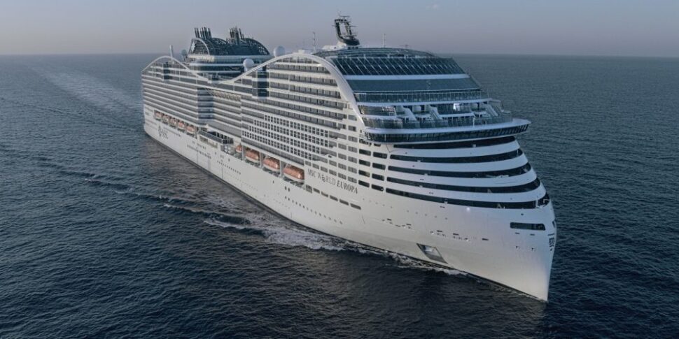 https://assets.gds.it/2025/08/mcs-crociera-europa-in-avaria-al-largo-di-Ponza-970x485.jpg
