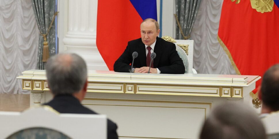 https://assets.gds.it/2025/08/putin-970x485.jpg