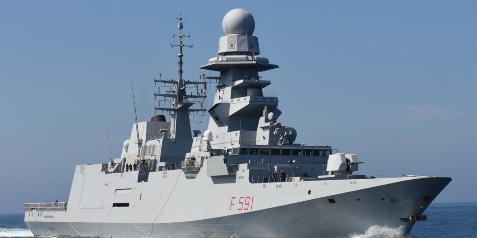 https://assets.gds.it/2025/09/Fregata-Fasan-970x485.jpg