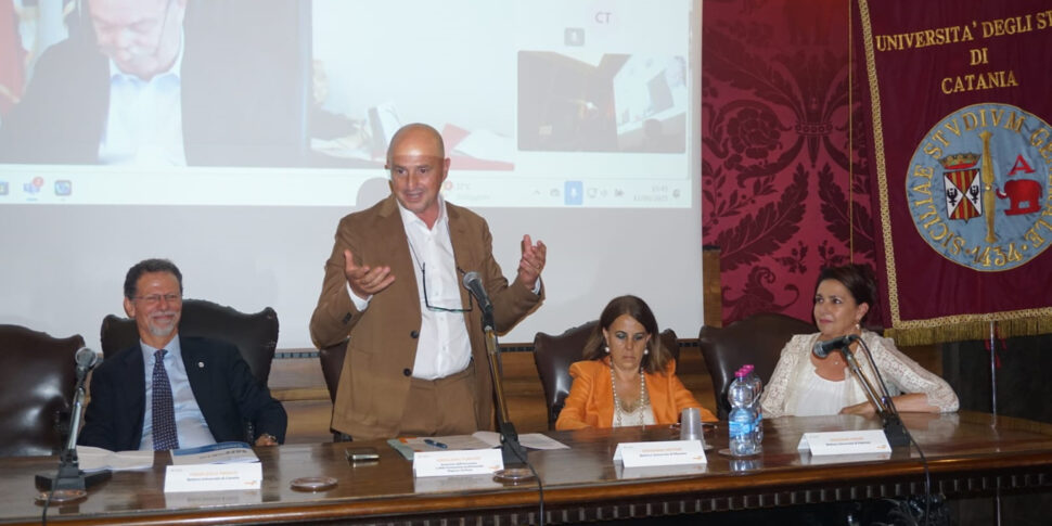 https://assets.gds.it/2025/09/Mimmo-Turano-970x485.jpg