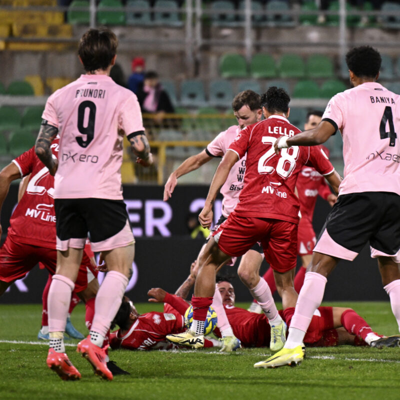 Palermo 26/12/2024: durante la partita di Serie B Palermo vs Bari allo Stadio Renzo Barbera di Palermo(Foto Tullio Puglia)