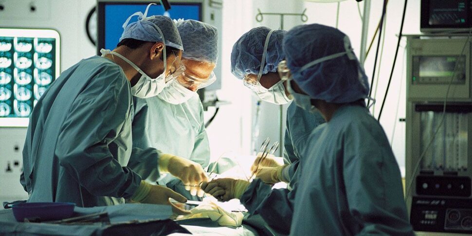 https://assets.gds.it/2025/09/Sala-operatoria-970x485.jpg