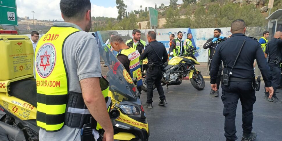 https://assets.gds.it/2025/09/Sale-a-5-morti-il-bilancio-dellattentato-a-Gerusalemme_87329902-970x485.jpg