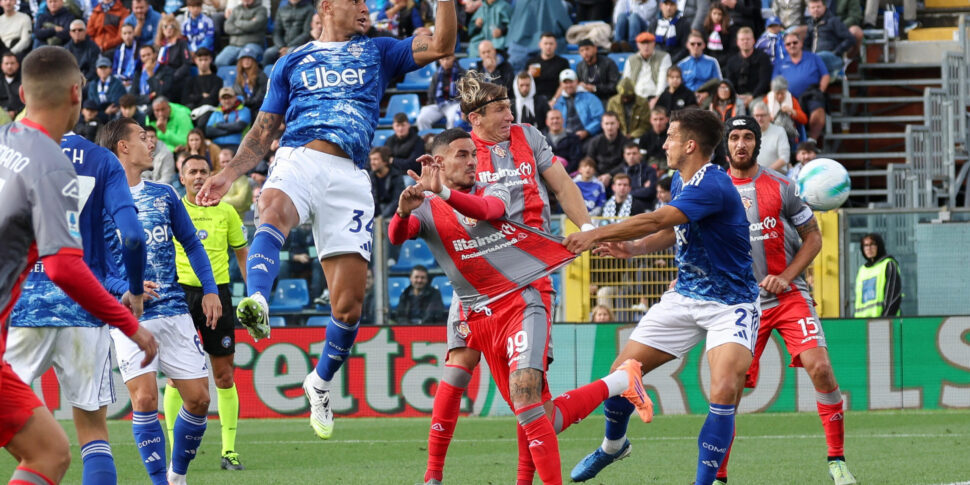 https://assets.gds.it/2025/09/Serie-A-2025-2026-Como-1907-US-Cremonese_87751138-scaled-e1758986339474-970x485.jpg