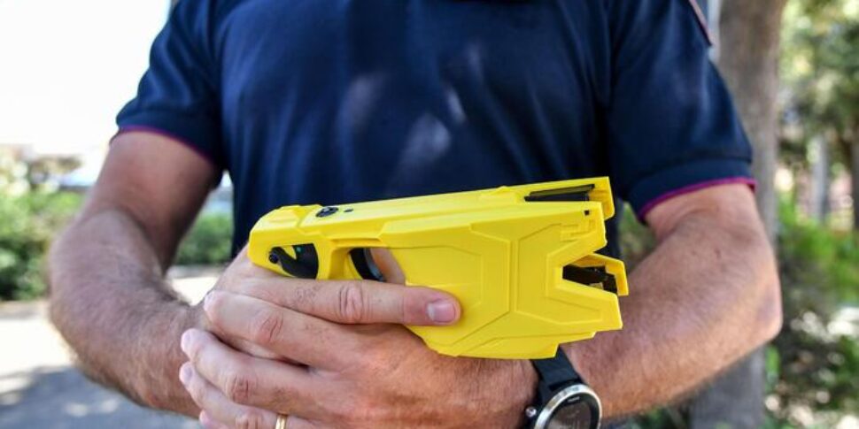 https://assets.gds.it/2025/09/Taser-970x485.jpg