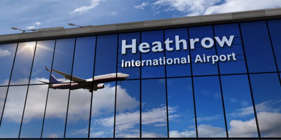 https://assets.gds.it/2025/09/aeroporto-Heatrow-970x485.jpg