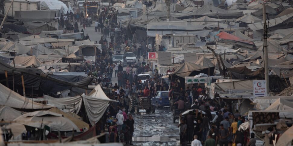 https://assets.gds.it/2025/09/gaza-city-970x485.jpg