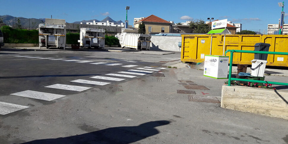 https://assets.gds.it/2025/09/impianto-centro-comunale-raccolta-di-rifiuti-970x485.jpg